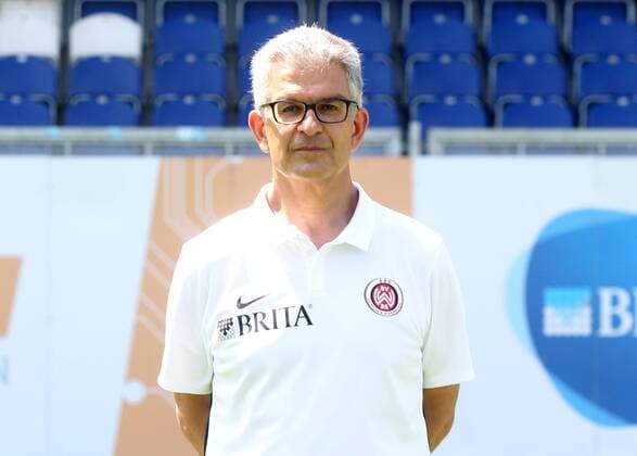 16 07 2018 xxxx Football 3 Liga SV Wehen Wiesbaden Photo Call 2018 Portrait date 2018 2019 emspor v l Team doctor Dr Darius Enayat Wiesbaden