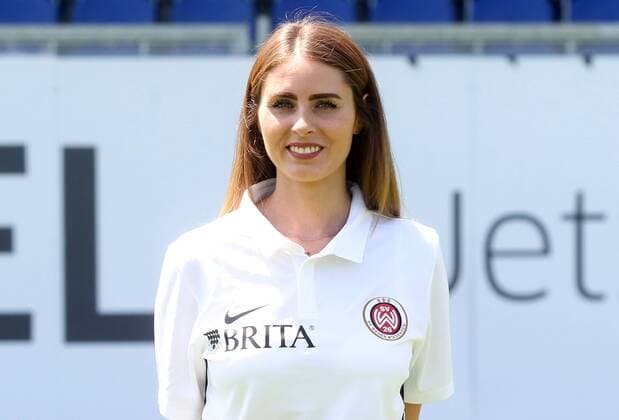 16 07 2018 xxxx Football 3 Liga SV Wehen Wiesbaden Photo date 2018 Portrait date 2018 2019 emspor v l Team assistant Janina Kulm Wiesbaden