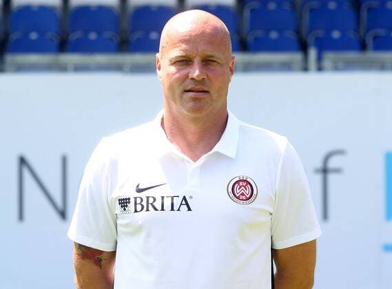 16 07 2018 xxxx Football 3 Liga SV Wehen Wiesbaden Photoalbum 2018 Portrait date 2018 2019 emspor v l Co Coach Mike Krannich SV Wehen Wiesbaden Wiesbaden