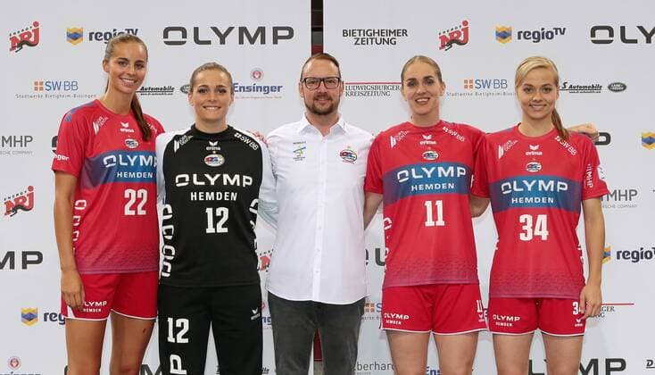 17 07 2018 Germany Ludwigsburg Handball Bundesliga Women Season 2018 2019 SG BBM Bietigheim Portraittermin Daniela Gustin Dinah Eckerle Coach Martin Albertsen Laura van der Heijden Kim Braun