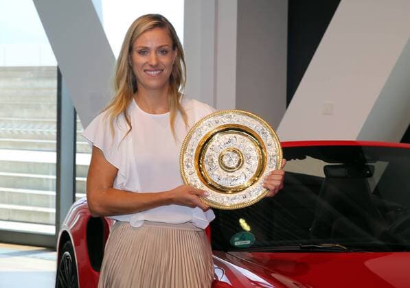 Porsche Tennis Angelique Kerber Germany Stuttgart 17 07 2018 Tennis Porsche Center Stuttgart Wimbledon 2018 Winner Angelique Kerber with the trophy