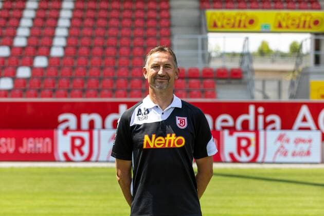 GER Soccer Men 2 BL Season 2018 2019 Portrait date 17 07 2018 SSV Jahn Regensburg Achim Beierlorzer SSV Jahn Regensburg 2 BL PortraÌttermin 2018 2019