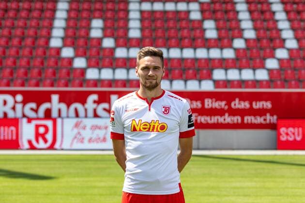 GER Soccer Men 2 BL Season 2018 2019 Portrait date 17 07 2018 SSV Jahn Regensburg Jonas Nietfeld SSV Jahn Regensburg 2 BL PortraÌttermin 2018 2019