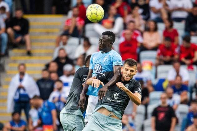 180717 Bonke Innocent of Malmö FF and Endrit Krasniqi or Drita competes for the ball during the UEFA Champions League qualifying match between Malmö FF and Drita on July 17, 2018 in Malmö Photo Ludvig Thunman BILDBYRAN Code LT 35506  Copyright: LUDVIGxTHUNMAN BB180717LT060