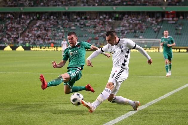 WARSZAWA 17.07.2018 REWANZOWY MECZ I RUNDA ELIMINACYJNA LIGA MISTRZOW SEZON 2018 19 --- UEFA CHAMPIONS LEAGUE SECOND LEG FIRST QUALIFYING ROUND MATCH IN WARSAW: LEGIA WARSZAWA - CORK CITY FC STEVEN BEATTIE MICHAL KUCHARCZYK FOT. PIOTR KUCZA FOTOPYK NEWSPIX.PL --- Newspix.pl  180717PYK0025