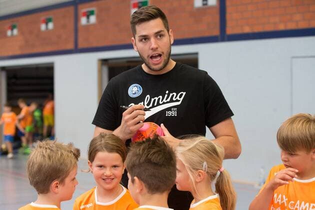 Leos Petrovsky 6 Bergischer HC had to fulfill many autograph wishes of the children at the handball school Max Camp of Max Ramota and Bergische HC Max Camp handball camp of the Bergisch HC Handball Solingen 18 07 18 Solingen NRW Germany sports hall FALS Wittkullerstraße Copyright: xdnet_cdnx