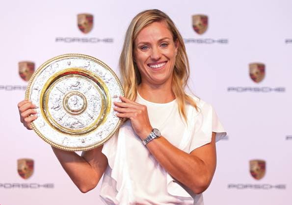 BAU 17 7 2018 Stuttgart Tennis Angelique Kerber in Stuttgart Angie Kerber presents a duplicate of her bowl