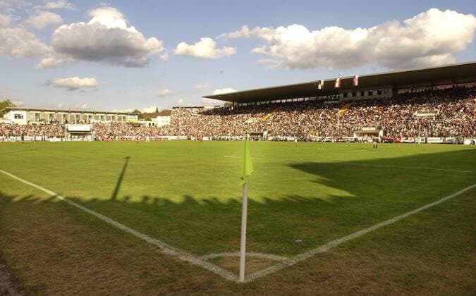 The Ellenfeldstaddion in Neunkirchen Saar is sold out on Saturday 30 08 2003 at the DFB Cup match between Borussia Neunkirchen and FC Bayern Munich to the last place