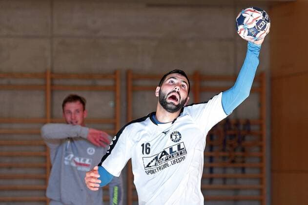 18 07 2018 xovx Handball HBL HSG Wetzlar training camp in Kappl emspor Goalkeeper training with Tibor Ivanisevic HSG Wetzlar Kappl