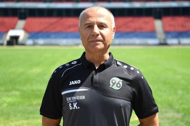 official photo opportunity Portrait date Hannover 96 Servet Kaya Zeugwart Hannover 96 1 BL Portrait date 2018 2019 nordphotoxJaspersen nph00001