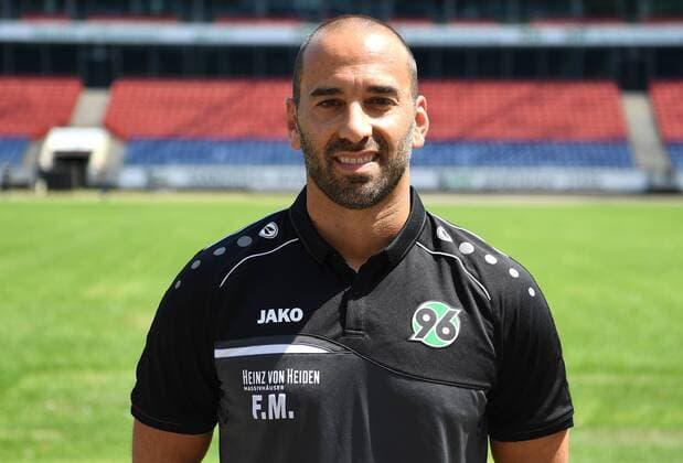 official photo session Portrait Hannover 96 Fabio Morena Team Manager Hannover 96 1 BL Portrait Date 2018 2019 nordphotoxJaspersen nph00001