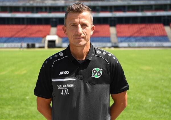 official photo opportunity Portrait Date Hannover 96 Jens Vergers Physiotherapist Hannover 96 1 BL Portrait Date 2018 2019 nordphotoxJaspersen nph00001