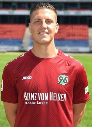 official photo opportunity Portrait date Hannover 96 Kevin Wimmer Hannover 96 1 BL Portrait date 2018 2019 nordphotoxJaspersen nph00001