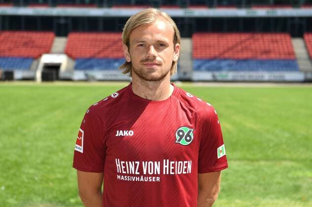 official photo session Portrait Hannover 96 Iver Fossum Hannover 96 1 BL Portrait date 2018 2019 nordphotoxJaspersen nph00001