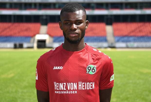 official photo session Portrait Hannover 96 Ihlas Bebou Hannover 96 1 BL Portrait date 2018 2019 nordphotoxJaspersen nph00001