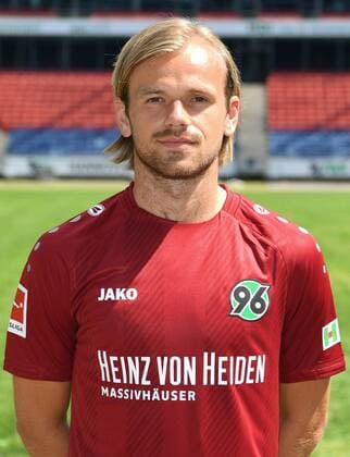 official photo session Portrait Hannover 96 Iver Fossum Hannover 96 1 BL Portrait date 2018 2019 nordphotoxJaspersen nph00001