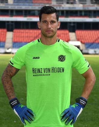 official photo opportunity Portrait date Hannover 96 Goalkeeper Philipp Tschauner Hannover 96 1 BL Portrait date 2018 2019 nordphotoxJaspersen nph00001