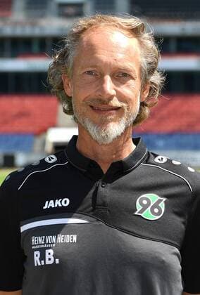 official photo session Portrait date Hannover 96 Ralf Blume Physiotherapist Hannover 96 1 BL Portrait date 2018 2019 nordphotoxJaspersen nph00001