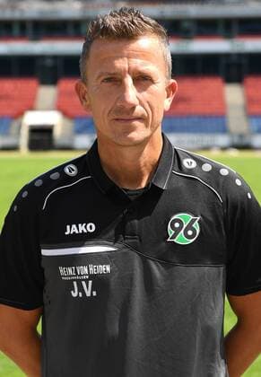 official photo opportunity Portrait Date Hannover 96 Jens Vergers Physiotherapist Hannover 96 1 BL Portrait Date 2018 2019 nordphotoxJaspersen nph00001