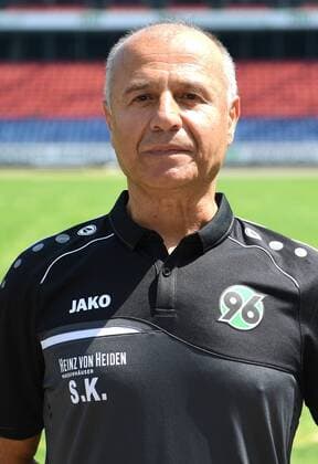 official photo opportunity Portrait date Hannover 96 Servet Kaya Zeugwart Hannover 96 1 BL Portrait date 2018 2019 nordphotoxJaspersen nph00001