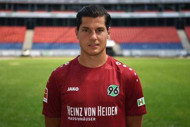official photo session Portrait Hannover 96 Miiko Albornoz Hannover 96 1 BL Portrait date 2018 2019 nordphotoxJaspersen nph00001