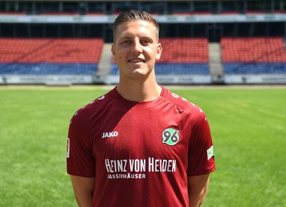 official photo opportunity Portrait date Hannover 96 Kevin Wimmer Hannover 96 1 BL Portrait date 2018 2019 nordphotoxJaspersen nph00001
