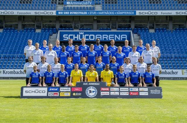 DSC Arminia Bielefeld 2 BL Portrait date 2018 2019 Team photo hi Series v li Dirk Westerhold Caregiver Bus driver Max Christiansen Florian Hartherz Julian Börner Fabian Klos Prince Osei Owusu Manuel Prietl Brian Behrendt Sören Brandy Rainer Schonz Team mate 3 row from left Stefan Budde Team doctor Dr Tim Niedergassel Team doctor Cerruti Siya Stephan Salger Sven Schipplock Joan Simun Edmundsson Andreas Voglsammer Reinhard Schnittker Athletics Coach Marco Kostmann Goalkeeper Trainer 2 Series v left Samuel da Costa Masseur Mario Bertling Physiotherapist Michael Schweika MSc East Physiotherapist Osteopath Cedric Brunner Tom Schütz Nils Quaschner Roberto Massimo Jeff Saibene Head Coach Carsten Rump Co Coach Sebastian Hille co trainer front row v left Keanu Staude Can Özkan Nils Seufert Philipp Klewin Stefan Ortega Moreno Baboucarr Gaye Patrick Frankincense Leandro Putaro Semir Ucar Copyright: xKirchner Inderliedx