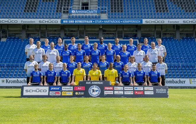 DSC Arminia Bielefeld 2 BL Portrait date 2018 2019 Team photo hi Series v li Dirk Westerhold Caregiver Bus driver Max Christiansen Florian Hartherz Julian Börner Fabian Klos Prince Osei Owusu Manuel Prietl Brian Behrendt Sören Brandy Rainer Schonz Team mate 3 row from left Stefan Budde Team doctor Dr Tim Niedergassel Team doctor Cerruti Siya Stephan Salger Sven Schipplock Joan Simun Edmundsson Andreas Voglsammer Reinhard Schnittker Athletics Coach Marco Kostmann Goalkeeper Trainer 2 Series v left Samuel da Costa Masseur Mario Bertling Physiotherapist Michael Schweika MSc East Physiotherapist Osteopath Cedric Brunner Tom Schütz Nils Quaschner Roberto Massimo Jeff Saibene Head Coach Carsten Rump Co Coach Sebastian Hille co trainer front row v left Keanu Staude Can Özkan Nils Seufert Philipp Klewin Stefan Ortega Moreno Baboucarr Gaye Patrick Frankincense Leandro Putaro Semir Ucar Copyright: xKirchner Inderliedx