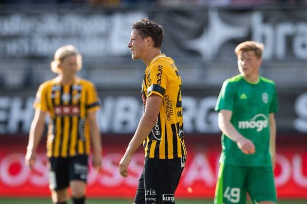 180719 Viktor Lundberg of Häcken looks dehected during the first round second leg qualifying match between Häcken and Liepaja on July 19, 2018 in Gothenburg  Copyright: MATHIASxBERGELD BB180719MB003
