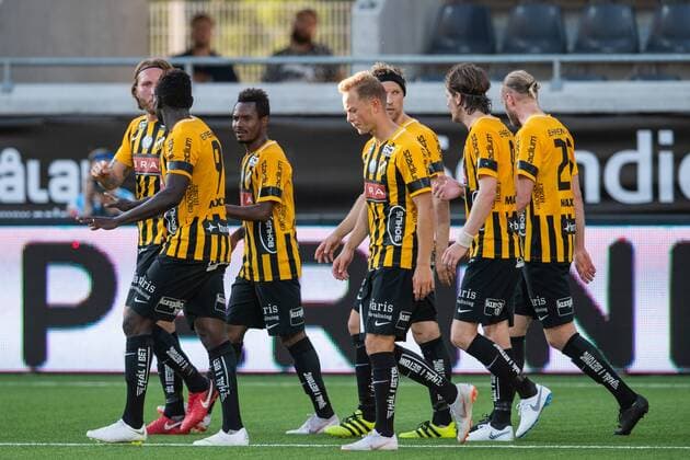 180719 Nasiru Mohammed of Häcken middle celebrates with team mates after scoring 1 1 during the first round second leg qualifying match between Häcken and Liepaja on July 19, 2018 in Gothenburg  Copyright: MATHIASxBERGELD BB180719MB004