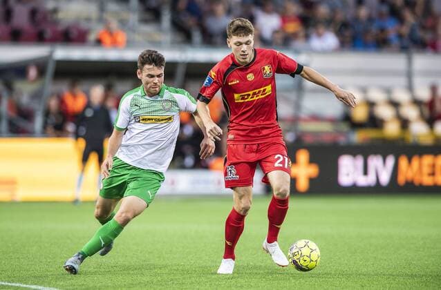 Conor McDonald (14), Cliftonville FC and Andreas Skov Olsen (21), FC Nordsjaelland, during the UEFA Europa League first qualifying round, 2nd leg match in Farum, Denmark. Thursday July 19. 2018.. , Farum Denmark  Copyright: AndersxKjaerbyex-xRitzau Scanpix AndersxKjaerbyex COP102 spdk20180719-214430-L