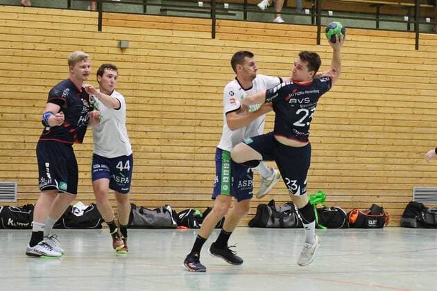 Dominic Rose SG H2Ku Herrenberg in attack Test play HC Oppenweiler Backnang vs SG H2Ku Herrenberg Handball 19 07 2018 Test match HC Oppenweiler Backnang vs SG H2Ku Herrenberg Handball 19 07 2018 Oppenweiler Copyright: xEIBNER Florian_Schustx EP_SCHUST