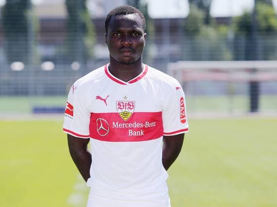 Chadrac Akolo VfB Stuttgart 1893 1 BL Portraettermin 2018 2019