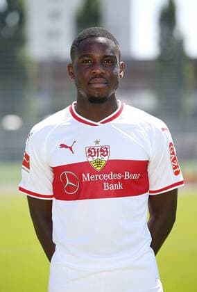 Orel Mangala VfB Stuttgart 1893 1 BL Portraettermin 2018 2019