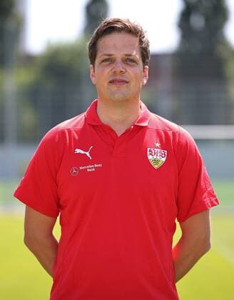Team doctor Dr Mario Bucher VfB Stuttgart 1893 1 BL Portraettermin 2018 2019