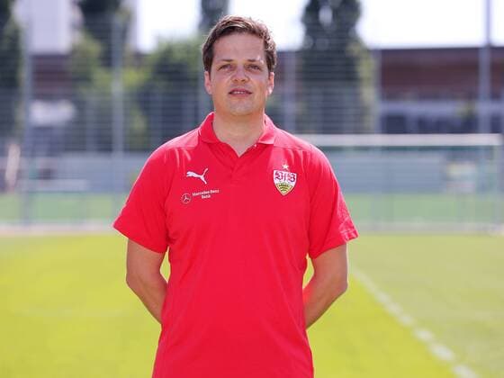 Team doctor Dr Mario Bucher VfB Stuttgart 1893 1 BL Portraettermin 2018 2019
