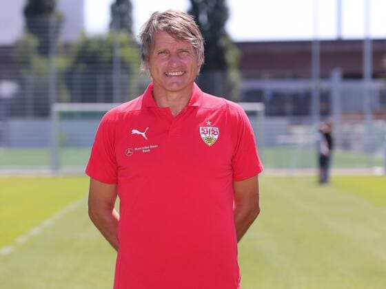Supervisor Peter Reichert VfB Stuttgart 1893 1 BL Portraettermin 2018 2019