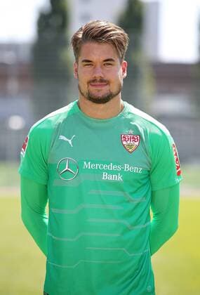 Alexander Meyer VfB Stuttgart 1893 1 BL Portraettermin 2018 2019