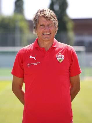 Supervisor Peter Reichert VfB Stuttgart 1893 1 BL Portraettermin 2018 2019