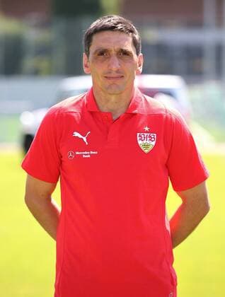 Trainer Tayfun Korkut VfB Stuttgart 1893 1 BL Portraettermin 2018 2019