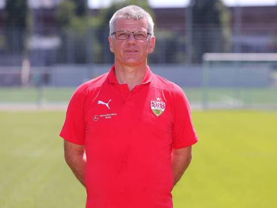 Steward Michael Meusch VfB Stuttgart 1893 1 BL Portraettermin 2018 2019