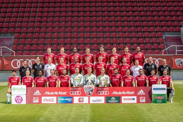 2 Bundesliga 2 BL Fußball PortraÌttermin 2018 2019 Team photo FC Ingolstadt 04 hi Series v left Robert Leipertz 13 FCI Nico Rinderknecht 38 FCI Osayamen Osawe 14 FCI Thorsten Röcher 29 FCI Romain Bregerie 18 Marcel Gaus 19 FCI Fatih Kaya 36 FCI Marvin Matip 34 FCI mi Series v li Head coach Stefan Leitl FCI coach Andre Mijatovic FCI Florian Pfab doctor Tobias Schröck 21 FCI Charlison Benschop 35 FCI Phil Neumann 26 FCI Stefan Kutschke 20 FCI Joey Breitfeld 39 FCI Benedikt Gimber 5 FCI Christian Haser Physio Goalkeeping coach Carsten Nulle Fitness coach Jörg Mikoleit FCI v Series v li Almog Cohen 8 FCI Patrick Sussek 37 FCI Agyemang Diawusie 27 FCI Sonny Kittel 10 FCI Christian Träsch 28 FCI Keeper Fabijan Buntic 24 FCI Keeper Örjan Haskjard Nyland 1 FCI Keeper Marco Knaller 16 FCI Lucas Galvao 3 FCI Konstantin Kerschbaumer 7 FCI Dario Lezcano 11 FCI Paulo Otavio 6 FCI Thomas Pledl 30 FCI Frederic Ananou 2 FCI 2 BL FC Ingolstadt 04 2018 2019 is missing