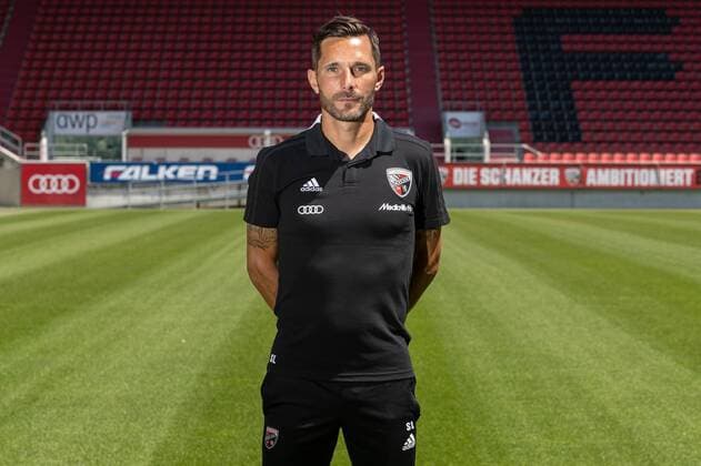 2 Bundesliga 2 BL Fußball PortraÌttermin 2018 2019 Head coach Stefan Leitl FC Ingolstadt 04 2 BL FC Ingolstadt 04 Season 2018 2019