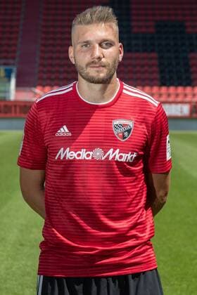 2 Bundesliga 2 BL Soccer PortraÌttermin 2018 2019 Robert Leipertz 13 FC Ingolstadt 04 2 BL FC Ingolstadt 04 Season 2018 2019
