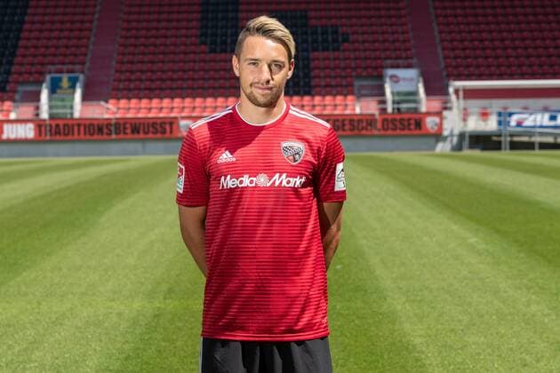 2 Bundesliga 2 BL Football PortraÌttermin 2018 2019 Thomas Pledl 30 FC Ingolstadt 04 2 BL FC Ingolstadt 04 Season 2018 2019