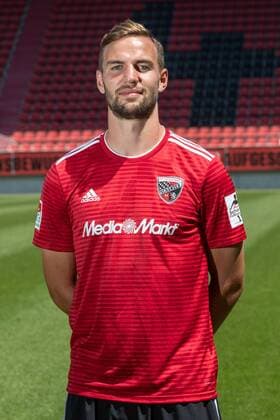 2 Bundesliga 2 BL Soccer PortraÌttermin 2018 2019 Benedikt Gimber 5 FC Ingolstadt 04 2 BL FC Ingolstadt 04 Season 2018 2019