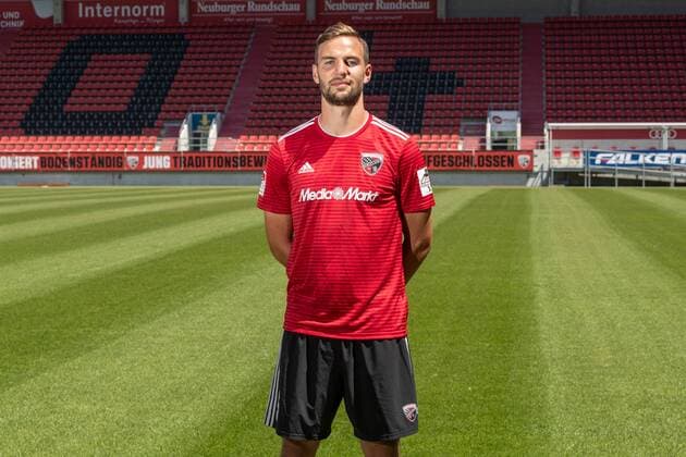 2 Bundesliga 2 BL Soccer PortraÌttermin 2018 2019 Benedikt Gimber 5 FC Ingolstadt 04 2 BL FC Ingolstadt 04 Season 2018 2019
