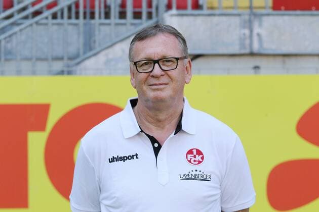 Team physician Dr Harald Dinges 1 FC Kaiserslautern 3 Liga Portraittermin 2018 2019 GER 1 FC Kaiserslautern Team picture and Portaettermin 2018 2019 Kasierslautern Copyright: xEIBNER eerx EP_EER