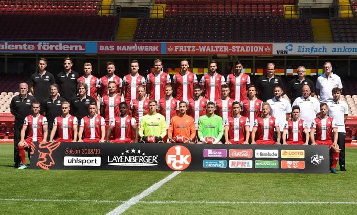 1 FC Kaiserslautern 3 Liga Portraittermin 2018 2019 Team photo Top row from left to right Co Trainer Analysis Martin Raschick Rehabilitation and Athletics Coach Bastian Becker Elias Huth Jan Löhmannsröben Gino Fechner Kevin Kraus Lukas Gottwald Lukas Spalvis Özgür Özdemir Kit Manager Peter Miethe Kit Officer Wolfgang Wittich Team Physician Dr Harald Dinges Middle Row from left to right Head coach Michael Frontzeck Co Coach Alexander Bugera Goalkeeper Trainer Gerry Ehrmann Timmy Thiele Janek Sternberg Andre Hainault Florian Dick Carlo Sickinger Mads Albaek Physiotherapist Frank Singer Physiotherapist Norman Schild PhysiotherapistRicardo Bernardy Bottom row from left Florian Pick Julius Biada Christian Cool weather Dylan Esmel Lennart Grill Jan Ole Sievers Wolfgang Hesl Theo Miner Christoph Hemlein Dominik Schad Hendrick Zuck Missing Flavius u200b u200bBotiseriu GER 1 FC Kaiserslautern Team picture and Portaettermin 2018 2019 1 FC Kaiserslautern 3 Liga Copyright: xEIBNER EERx EP_EER