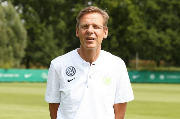 Dr Gunter Wilhelm Team Physician Sport Football Soccer DFL first 1 Bundesliga Men Season 2018 2019 20 07 2018 VfL Wolfsburg Team portrait Portrait date Squad Portrait Presentation Presentation Press event